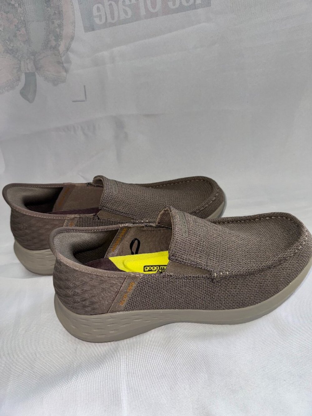 Men's Tan Slip-ins Skechers with gogamat Arch Size 10